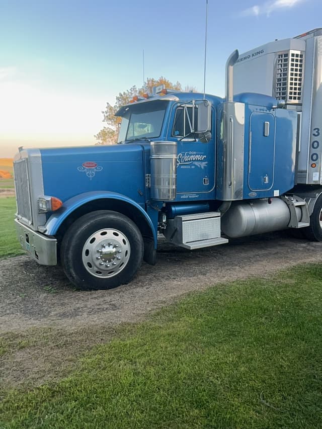 Image of Peterbilt 379 equipment image 4