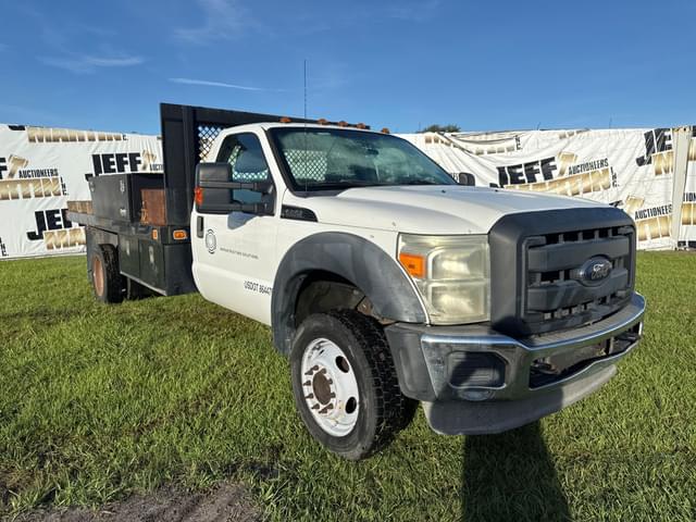 Image of Ford F-450 equipment image 2