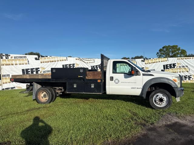 Image of Ford F-450 equipment image 3