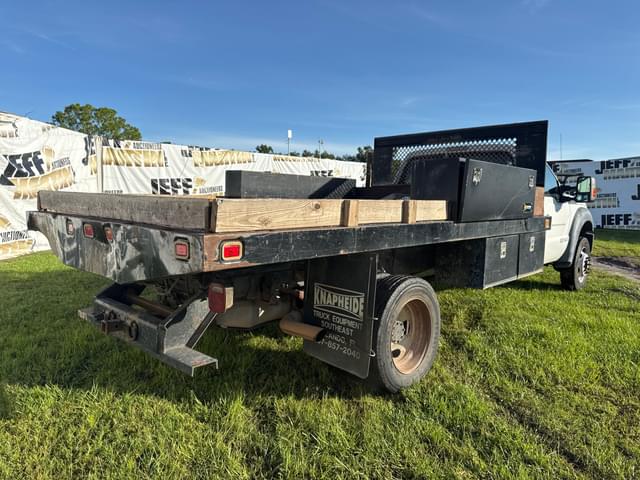 Image of Ford F-450 equipment image 4