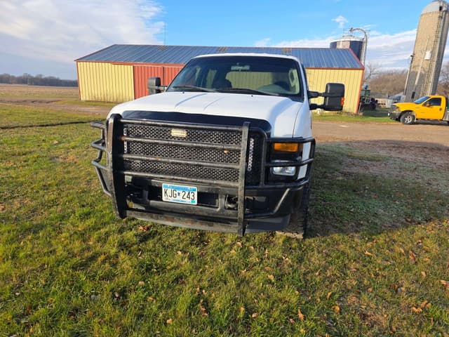 Image of Ford F-350 equipment image 3
