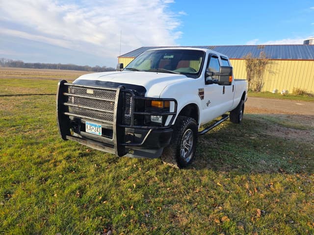 Image of Ford F-350 equipment image 2