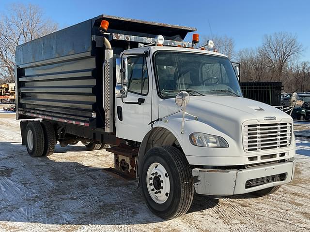 Image of Freightliner M2 equipment image 2