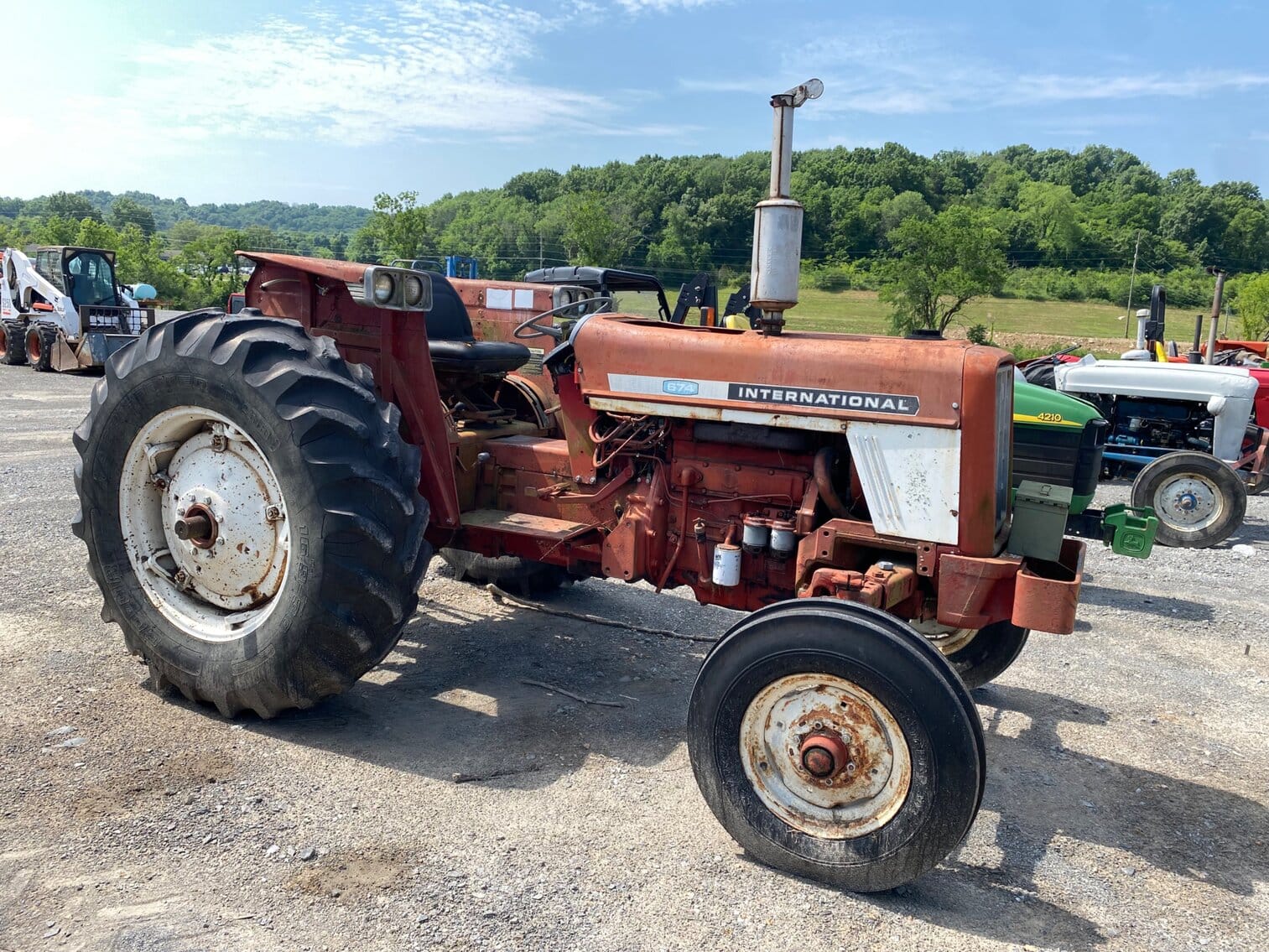 Main image International Harvester 674