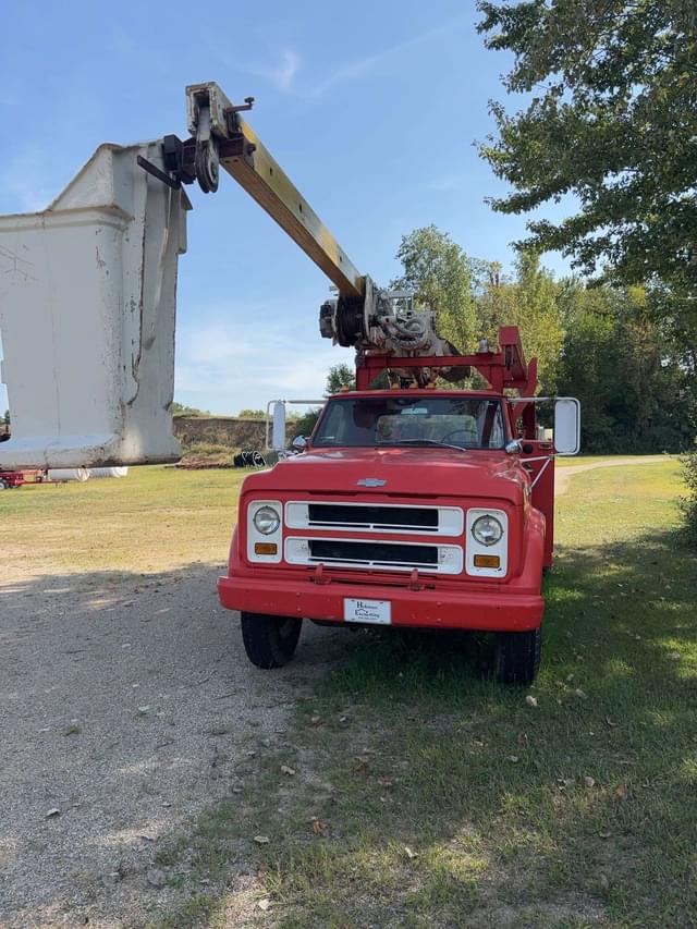 Image of Chevrolet C60 equipment image 2