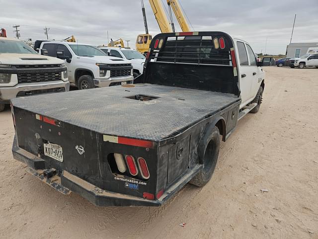 Image of Dodge Ram 3500HD equipment image 4