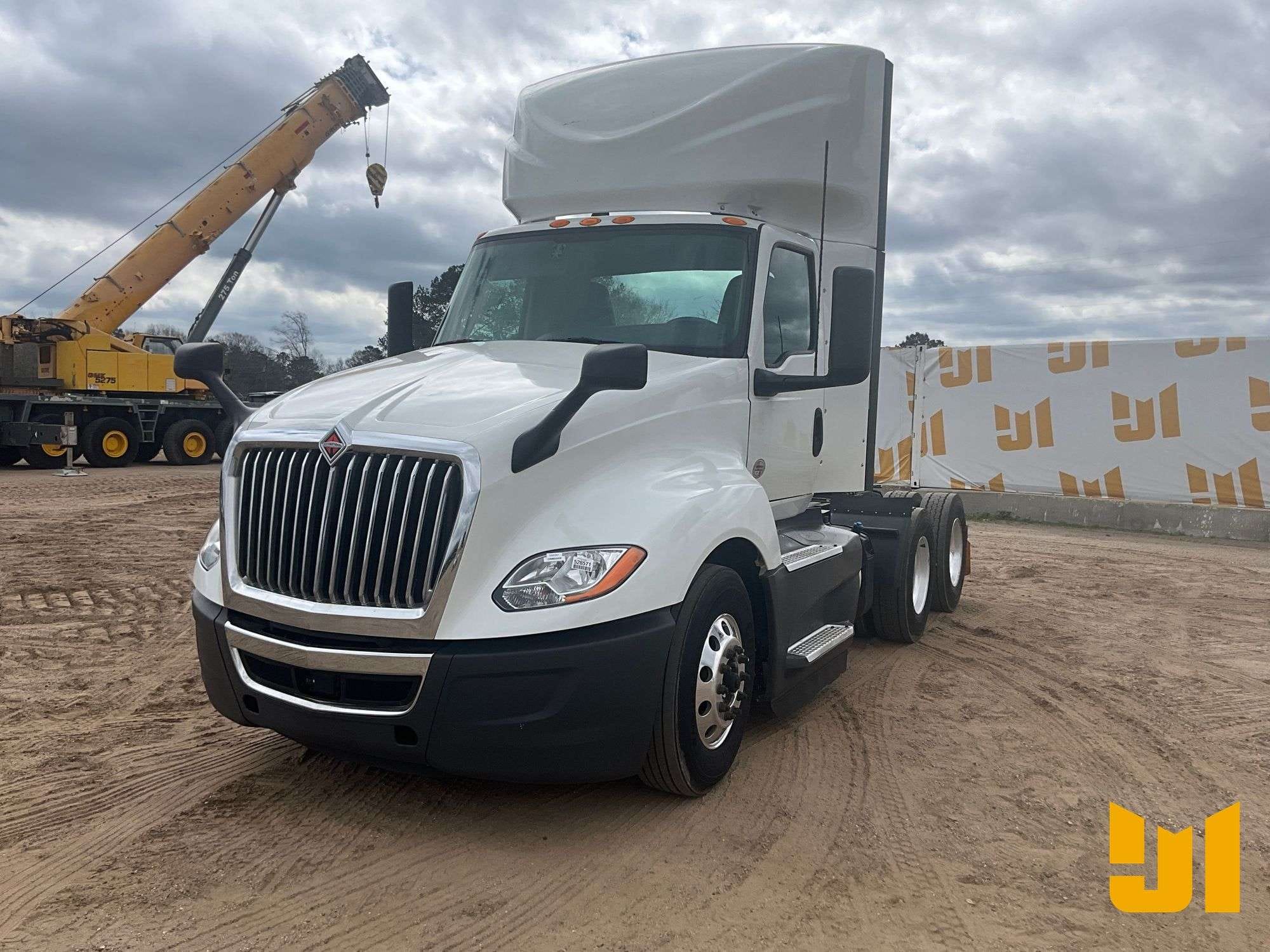 2021 International LT625 Equipment Image0