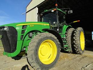 Main image John Deere 8230