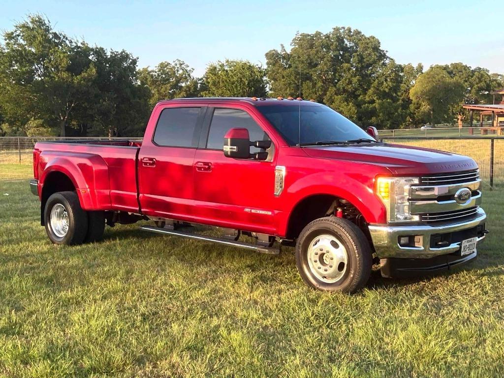 Image of Ford F-350 Primary image