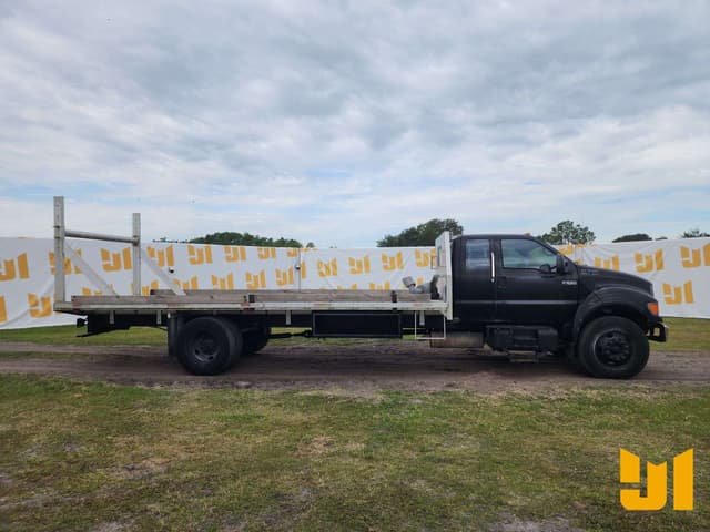 Image of Ford F-650 equipment image 3