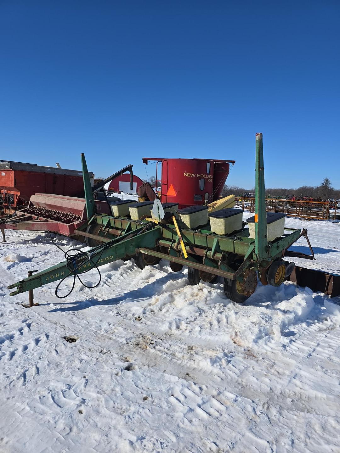 Image of John Deere 7000 Primary image