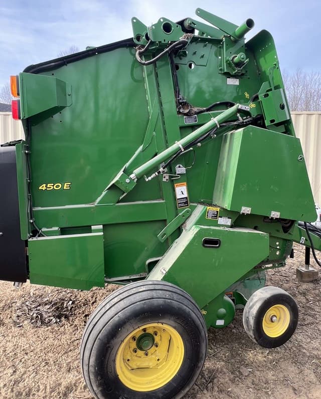 Image of John Deere 450E equipment image 1