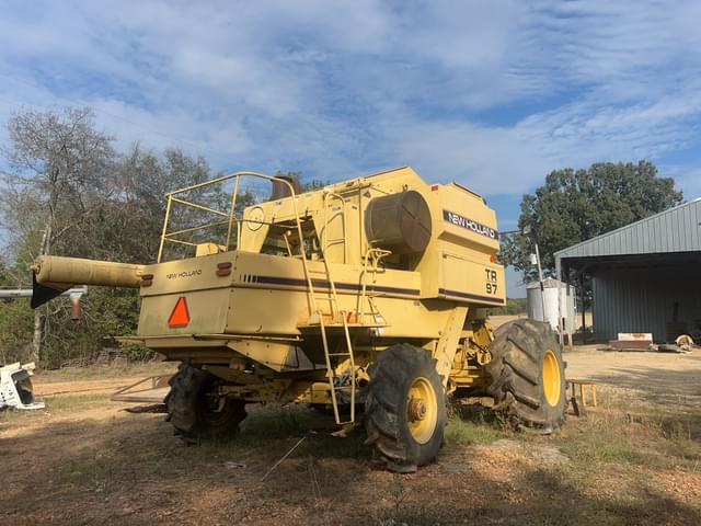 Image of New Holland TR97 equipment image 4
