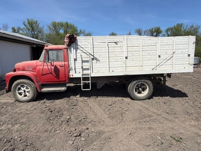 Image of International Loadstar 1600 equipment image 1