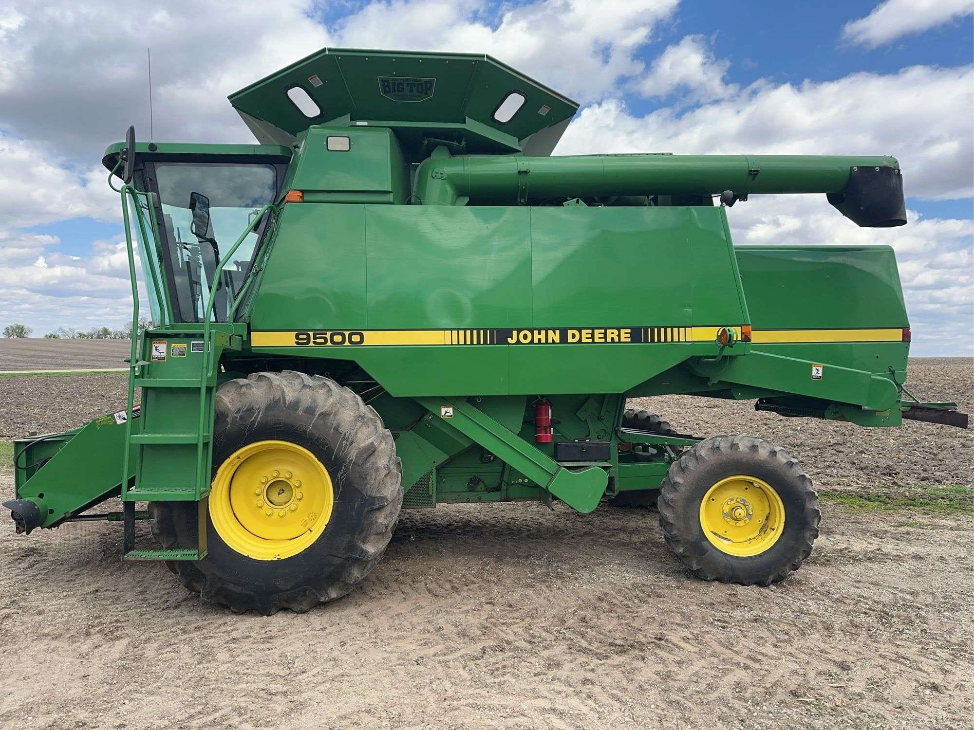 1995 John Deere 9500 Equipment Image0
