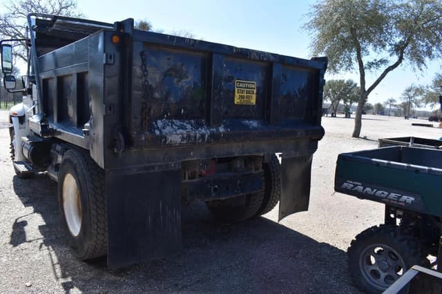 Image of International 4300 equipment image 3