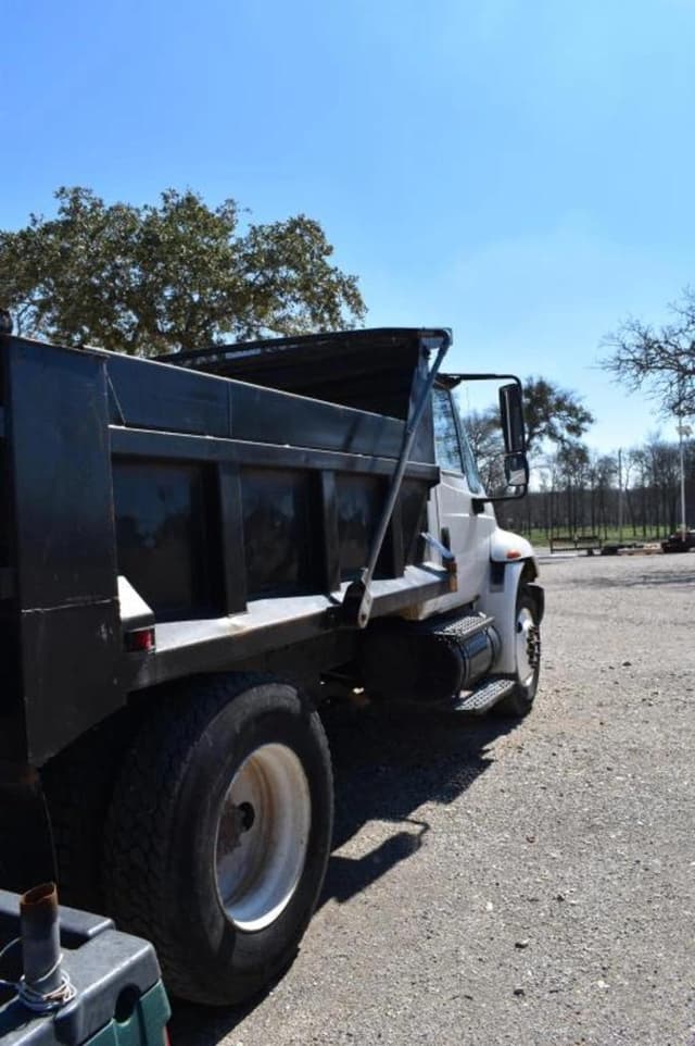 Image of International 4300 equipment image 2