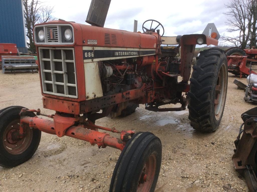 Main image International Harvester 686