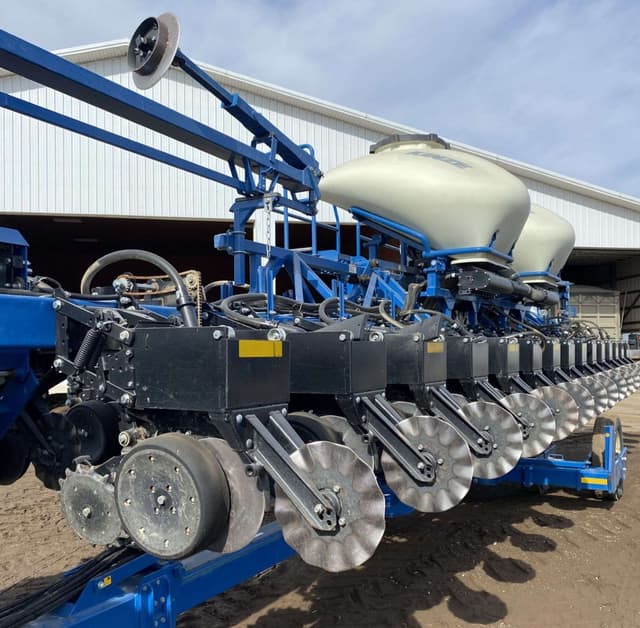 Image of Kinze 3600ASD equipment image 3