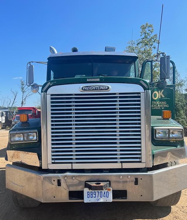 Image of Freightliner FLD120SD equipment image 1