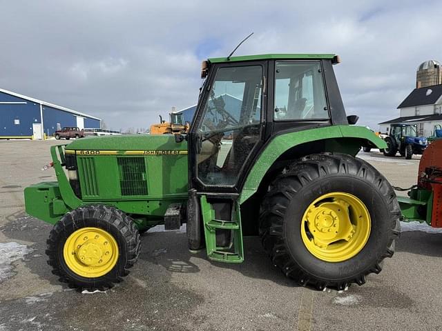 Image of John Deere 6400 equipment image 1