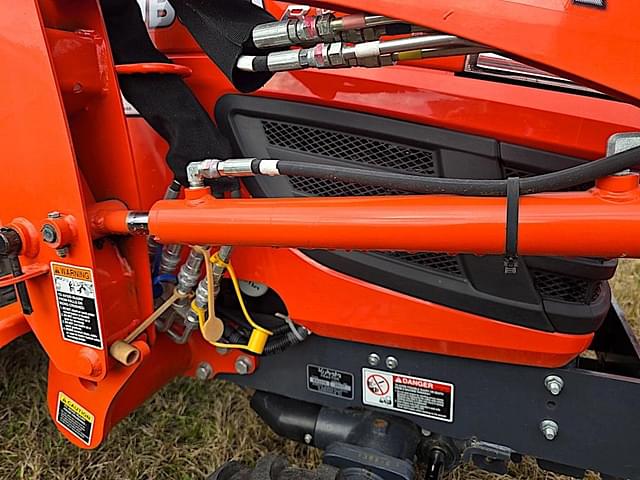 Image of Kubota BX2370 equipment image 3