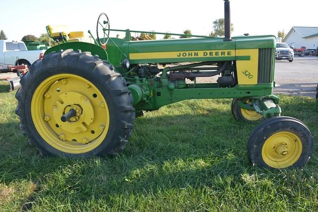 Image of John Deere 520 equipment image 1