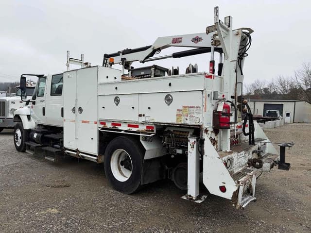 Image of International 7300 equipment image 3