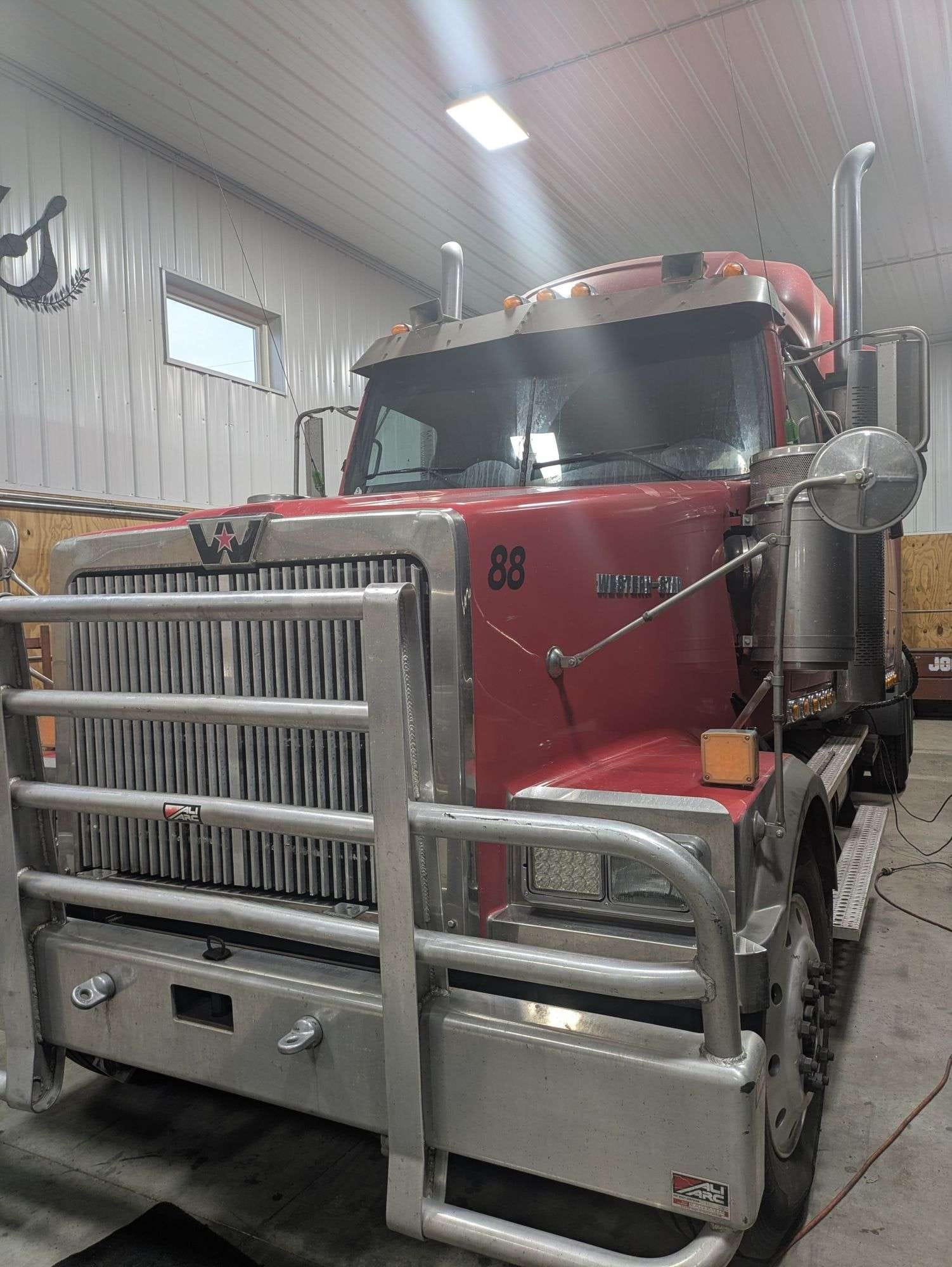 2007 Western Star 4900FA Equipment Image0