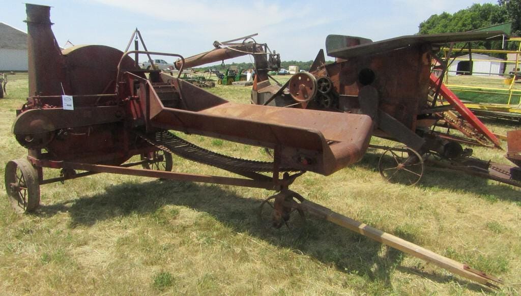 Main image International Harvester 9
