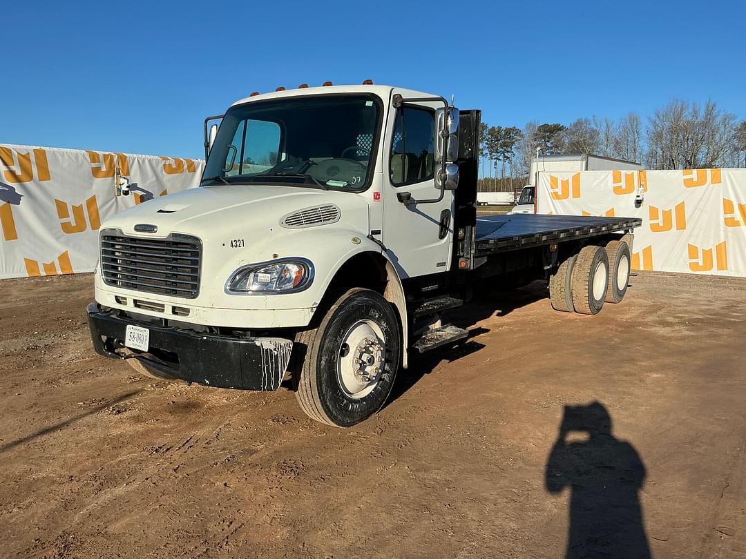 Image of Freightliner M2 Primary image
