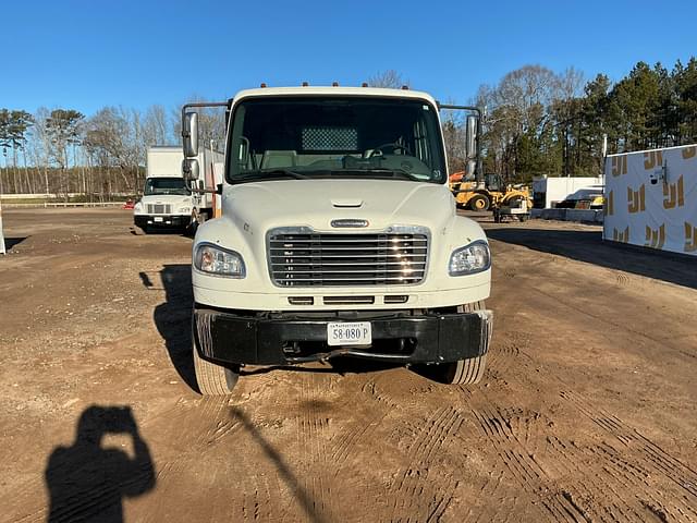 Image of Freightliner M2 equipment image 1