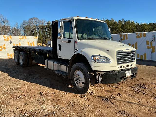 Image of Freightliner M2 equipment image 2