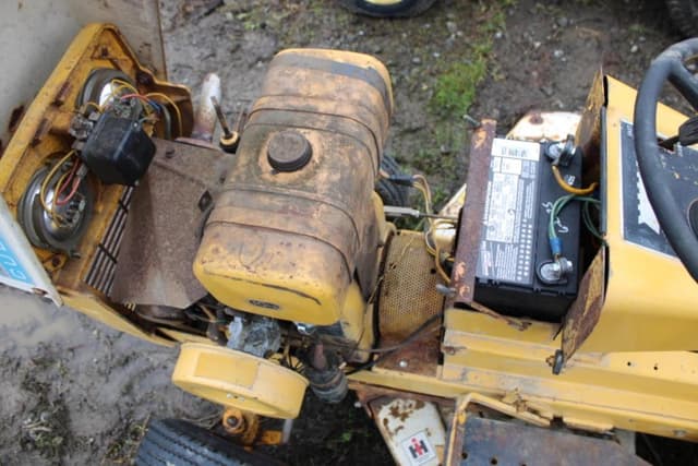 Image of Cub Cadet 102 equipment image 3
