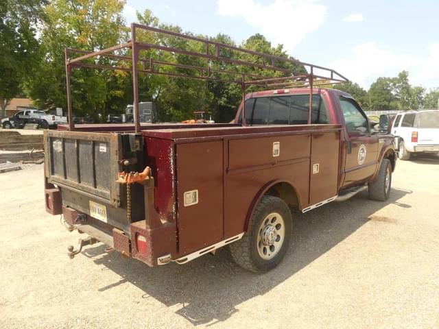 Image of Ford F-350 equipment image 2
