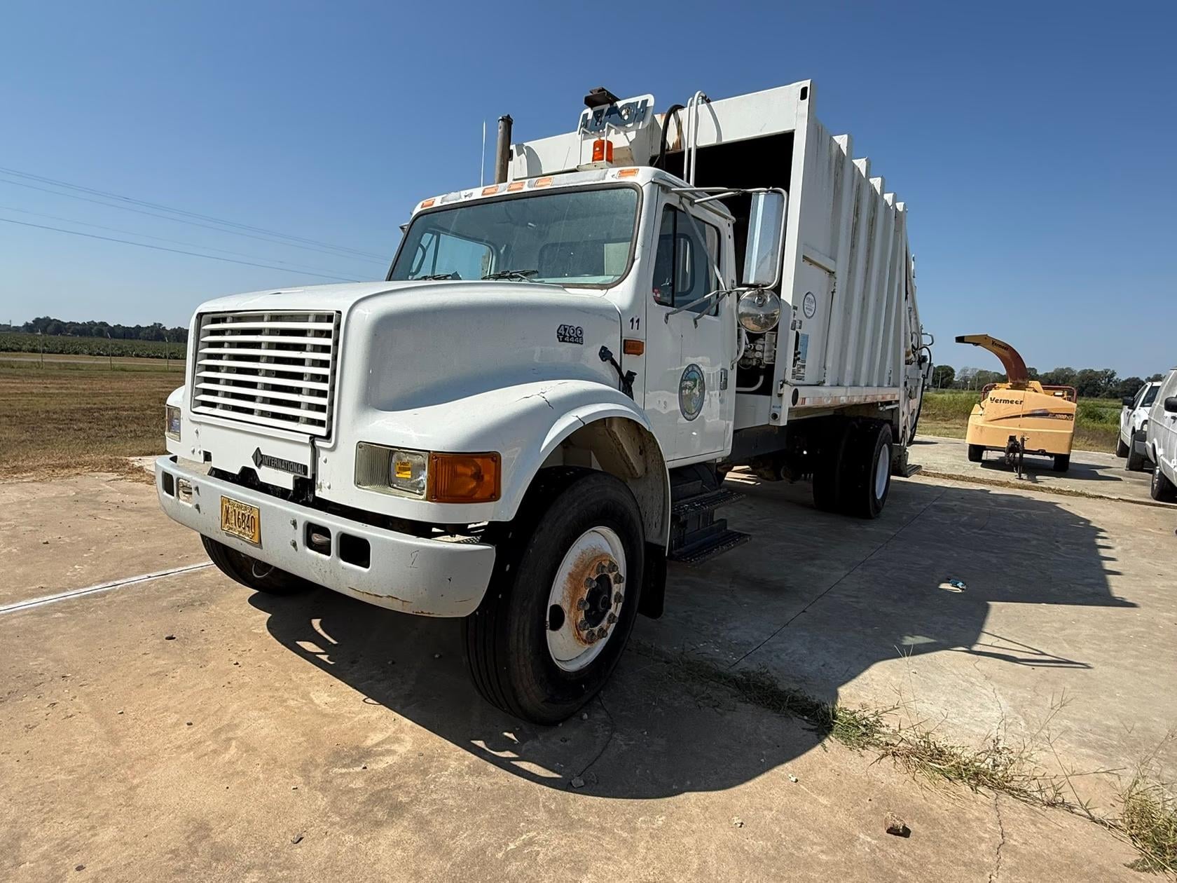 2002 International 4700 Equipment Image0