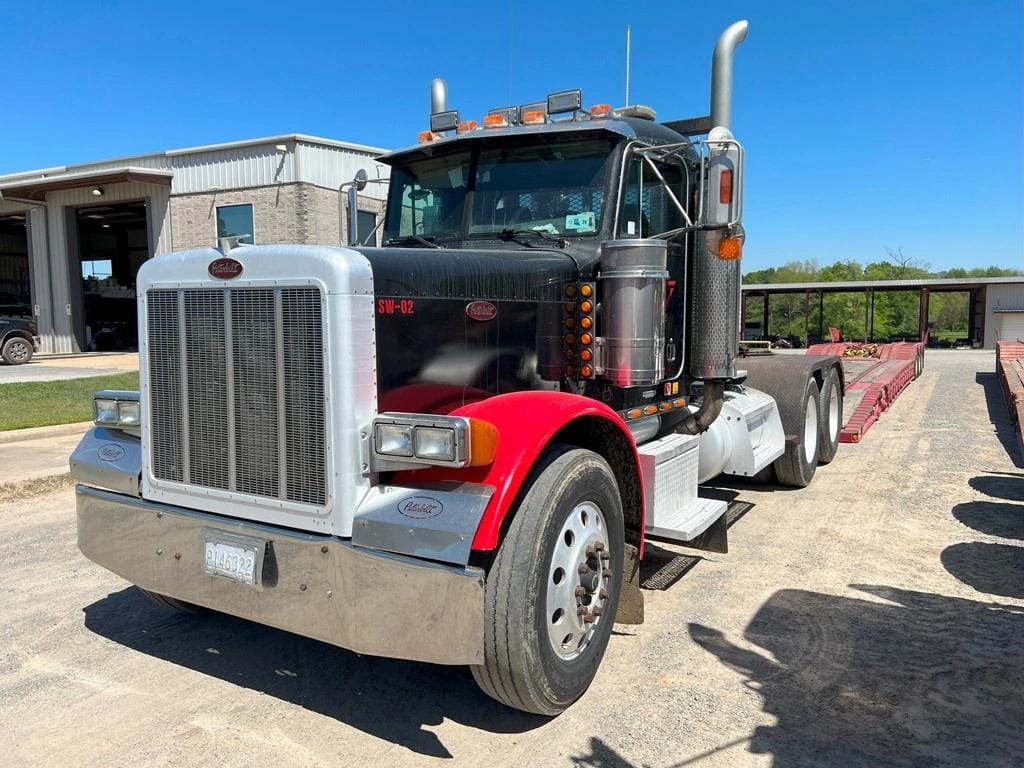 Main image Peterbilt 379