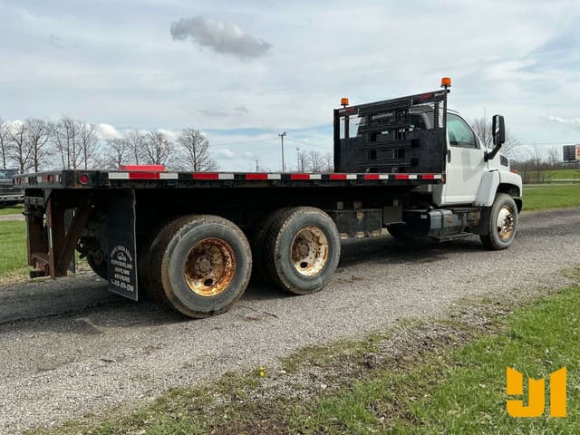 Image of GMC C8500 equipment image 4