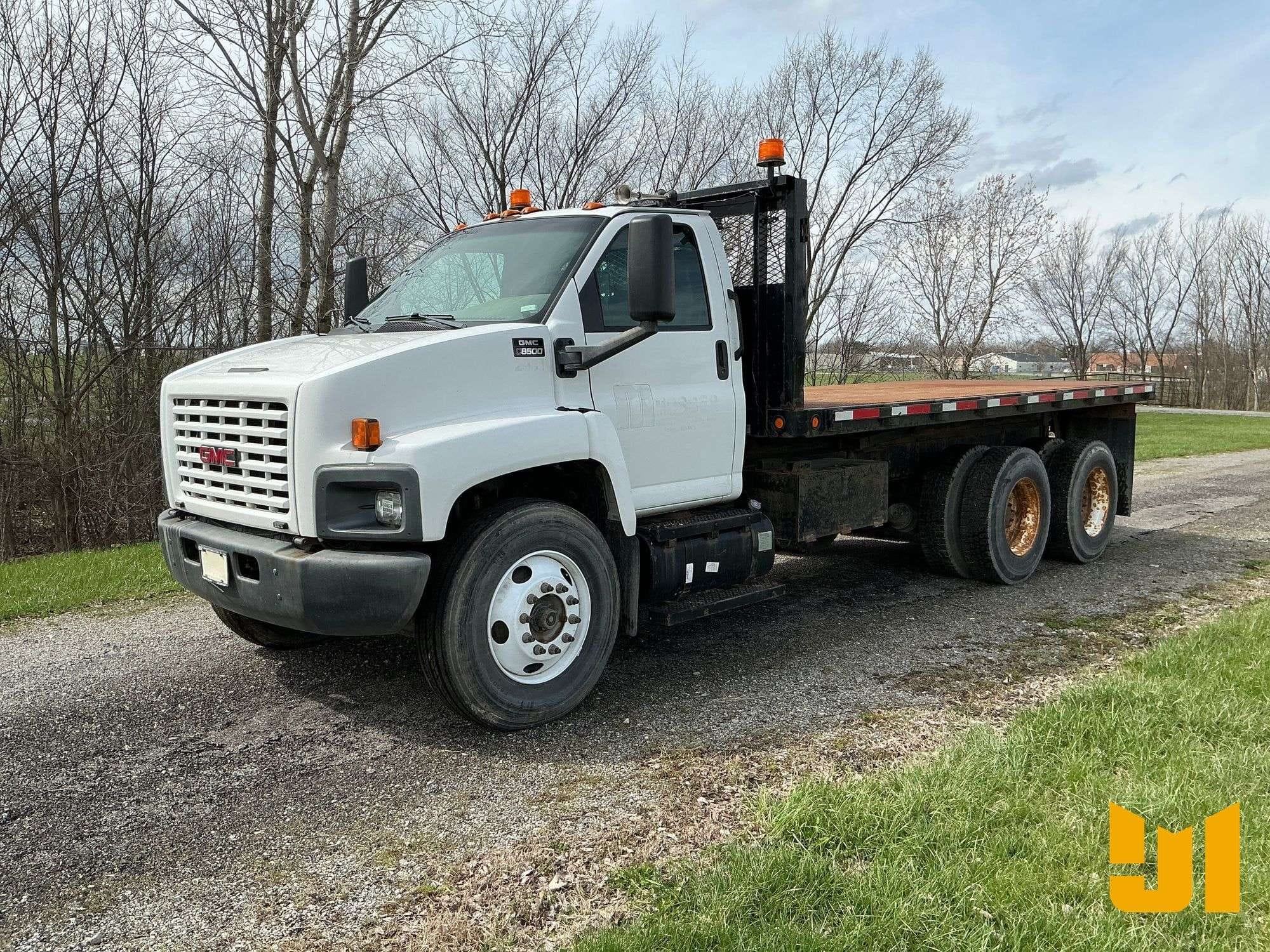 2006 GMC C8500 Equipment Image0