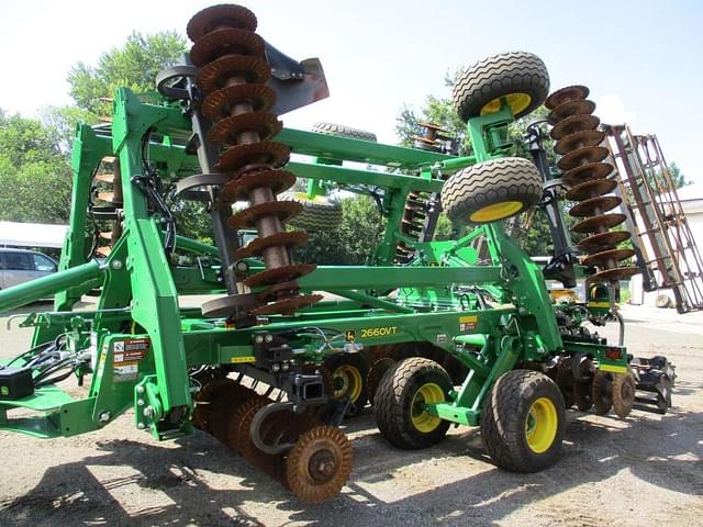 Image of John Deere 2660VT equipment image 1