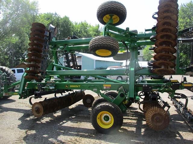 Image of John Deere 2660VT equipment image 2