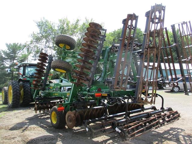 Image of John Deere 2660VT equipment image 3