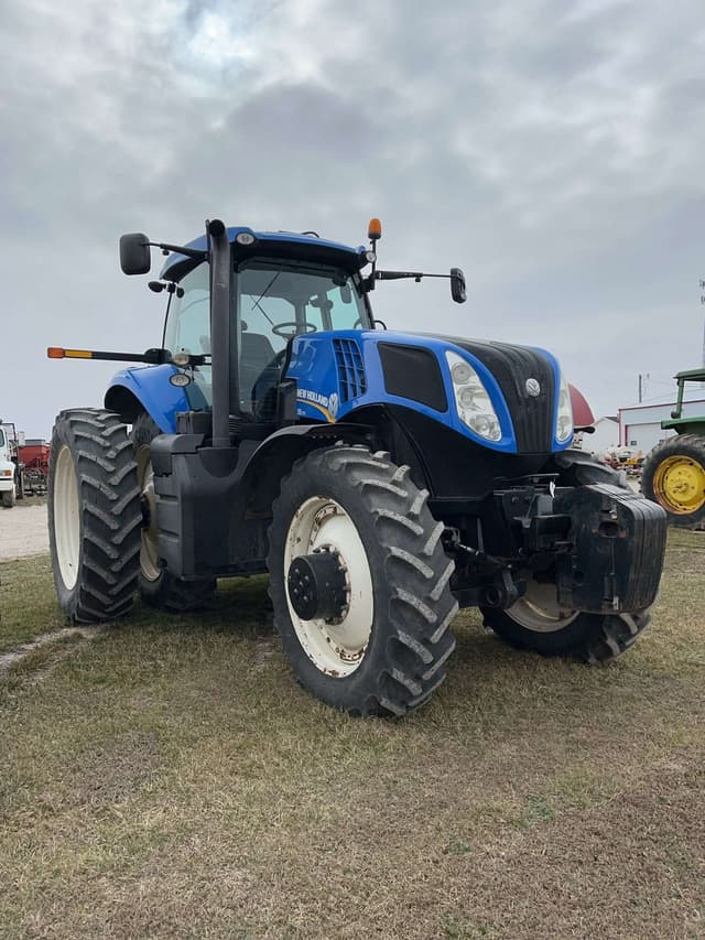Image of New Holland T8.275 equipment image 2