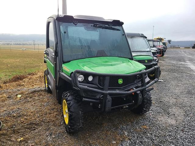 Image of John Deere XUV 835M equipment image 1