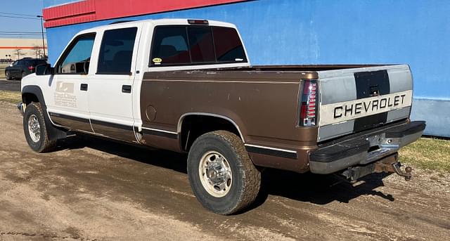 Image of Chevrolet K2500 equipment image 2