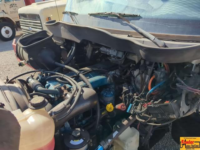 Image of International 4000 equipment image 3