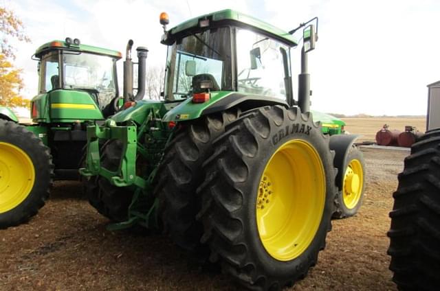 Image of John Deere 8210 equipment image 4