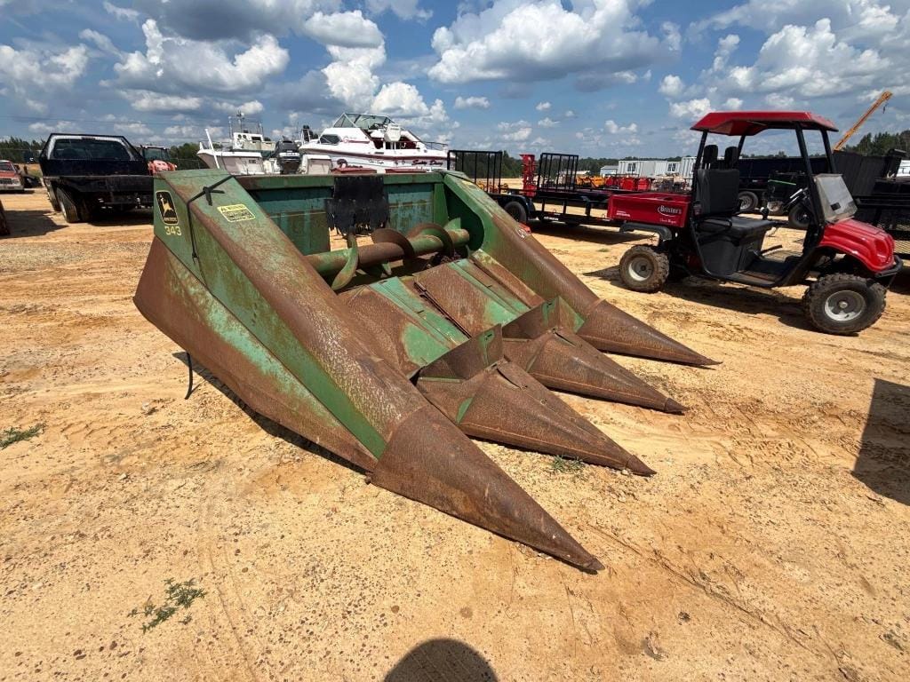 John Deere 343 Equipment Image0