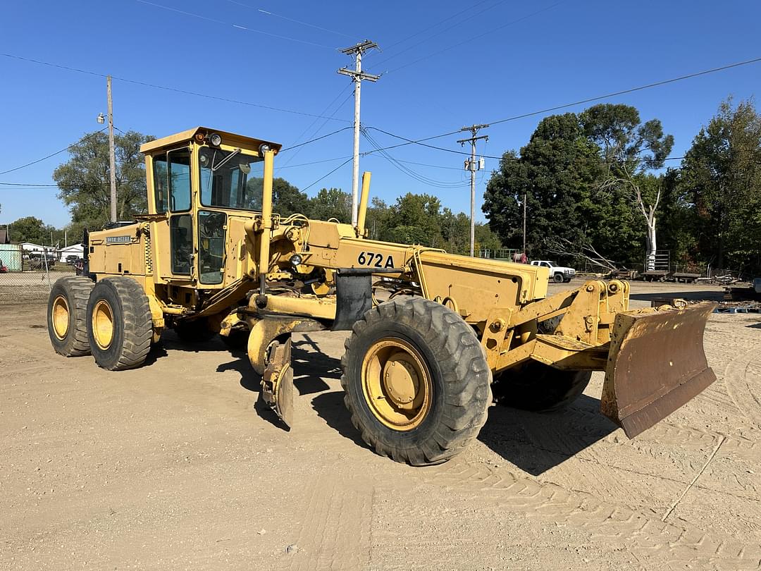 Image of John Deere 672A Primary image