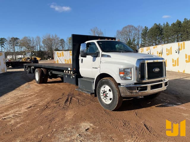 Image of Ford F-750 equipment image 2